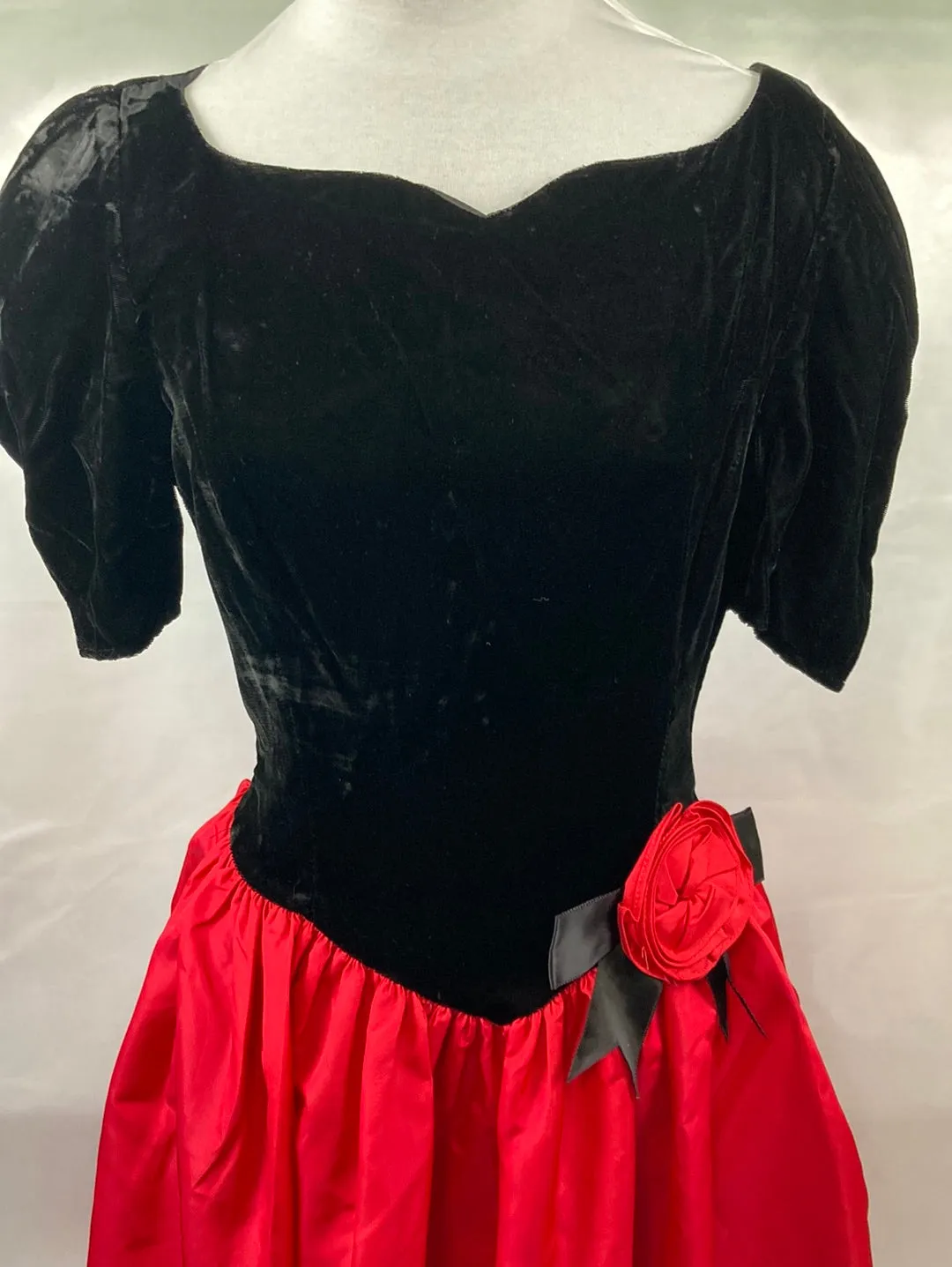 1980's Red/Black Gunne Sax Prom Dress Vintage Women's Dress Size Small