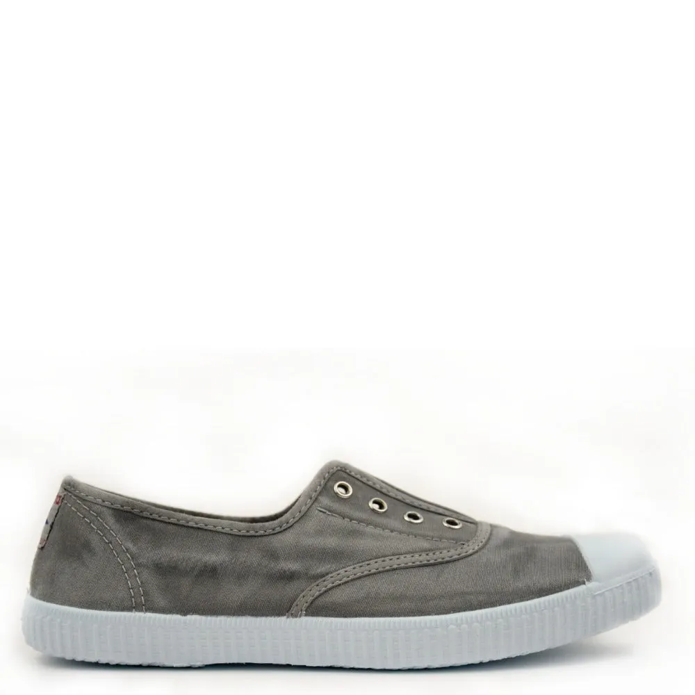 (70777-170) Cienta slip-ons - Light grey