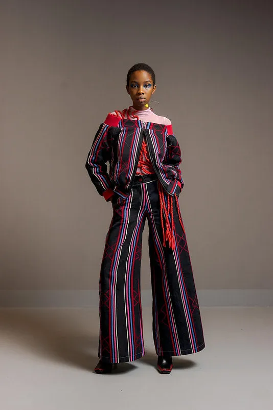 Kardascian- off-Shoulder kilted Bomber Jacket in Kente